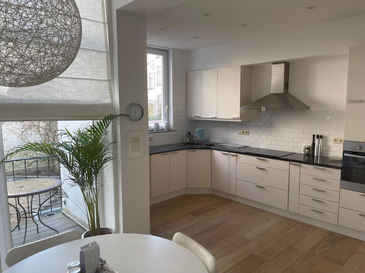 Apartment In Trendy Chatelain Center Brussels Area Little Garden Internet Wifi Extérieur photo